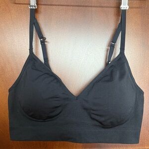 NWT Athleta Black Renewal Bra Size Medium